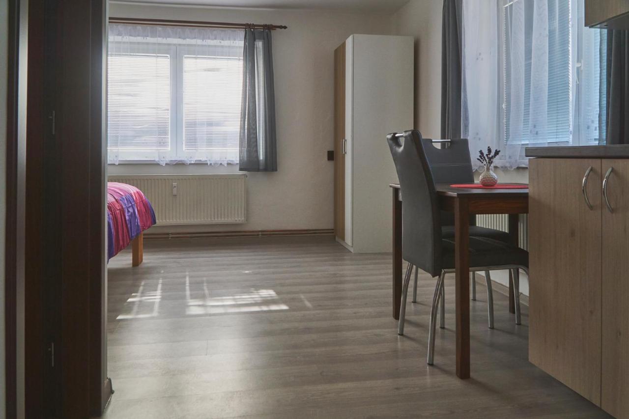 Apartmany Marjanka Jenisovice  エクステリア 写真