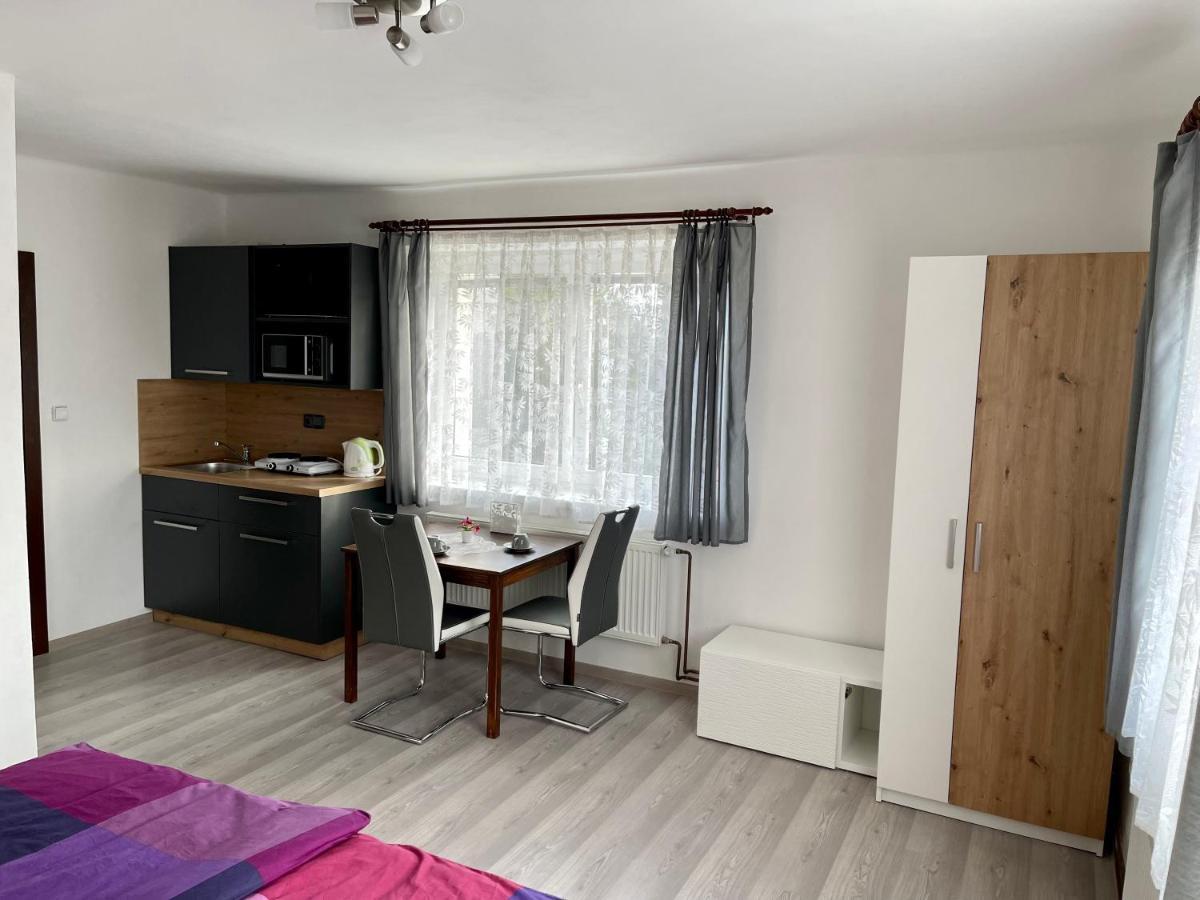 Apartmany Marjanka Jenisovice  エクステリア 写真